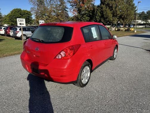2011 Nissan Versa 1.8 S