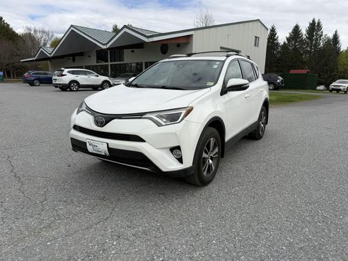 Super White 2017 Toyota RAV4 XLE