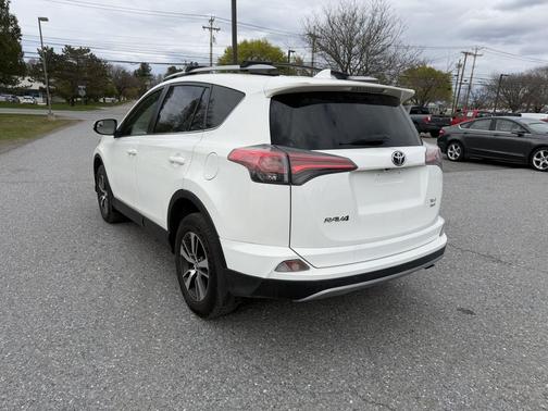 Super White 2017 Toyota RAV4 XLE