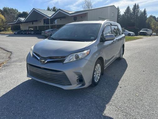 2013 Toyota Sienna XLE