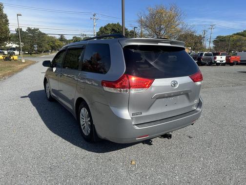 2013 Toyota Sienna XLE