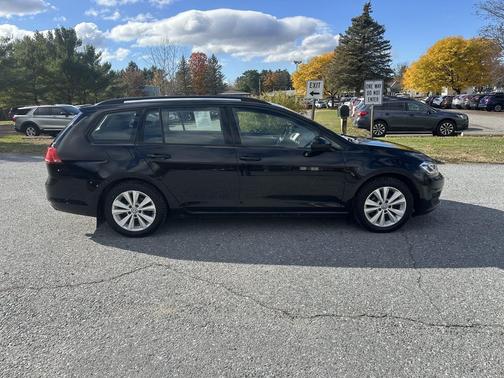 2017 Volkswagen Golf SportWagen TSI S