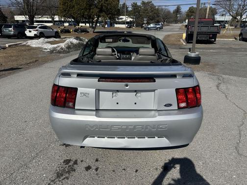 2002 Ford Mustang Deluxe