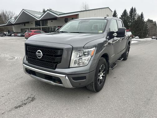 2021 Nissan Titan SV