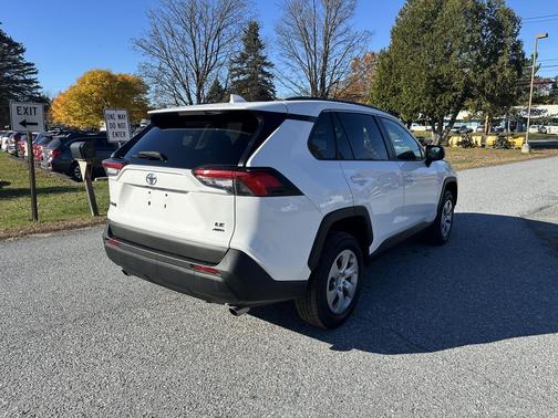 2021 Toyota RAV4 LE
