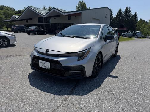 Classic Silver Metallic 2022 Toyota Corolla SE
