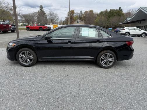 Deep Black Pearl 2023 Volkswagen Jetta 1.5T SE