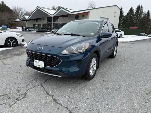 Dark Persian Green Metallic 2020 Ford Escape SE