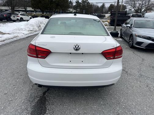 2014 Volkswagen Passat 1.8T S
