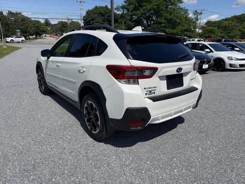 Crystal White Pearl 2022 Subaru Crosstrek Premium