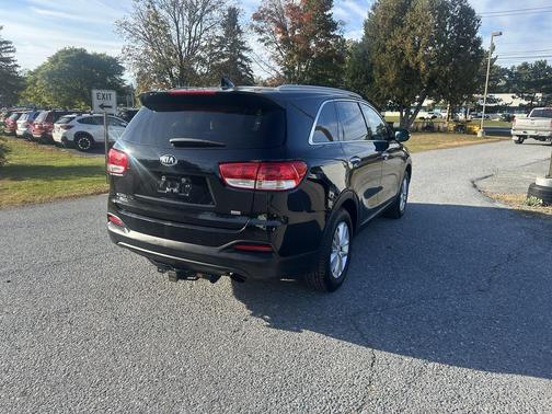 2016 Kia Sorento LX