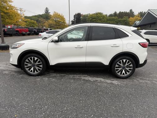 Star White Metallic Tri-Coat 2020 Ford Escape Titanium