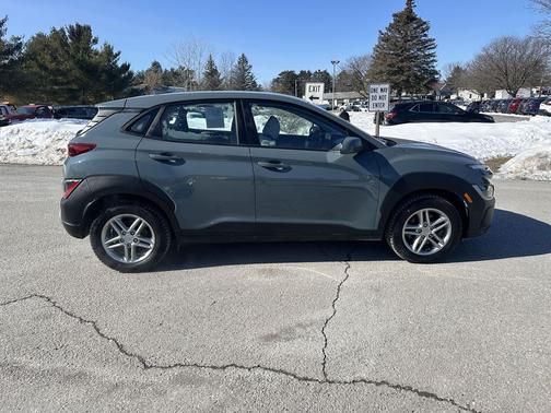 2022 Hyundai KONA SE