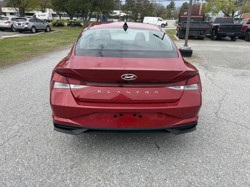Scarlet Red Pearl 2021 Hyundai ELANTRA SEL