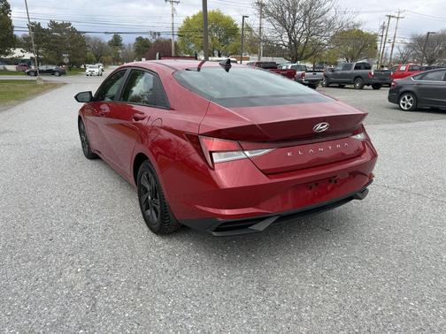 Scarlet Red Pearl 2021 Hyundai ELANTRA SEL