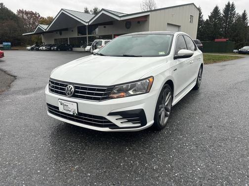 2017 Volkswagen Passat 1.8T R-Line w/Comfort
