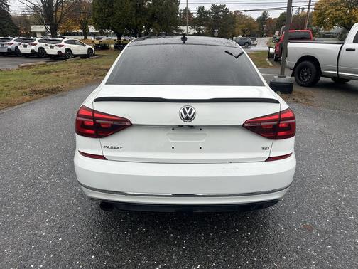2017 Volkswagen Passat 1.8T R-Line w/Comfort