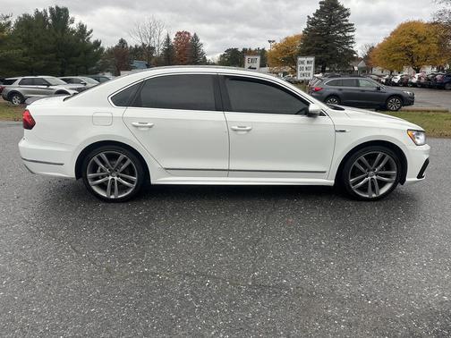 2017 Volkswagen Passat 1.8T R-Line w/Comfort