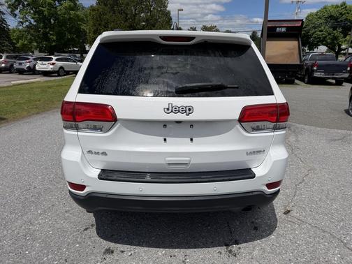 Bright White Clearcoat 2018 Jeep Grand Cherokee Laredo E
