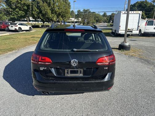 2016 Volkswagen Golf SportWagen TSI SE 4-Door