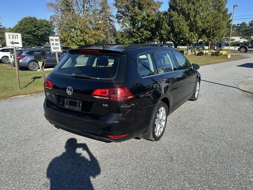 2016 Volkswagen Golf SportWagen TSI SE 4-Door