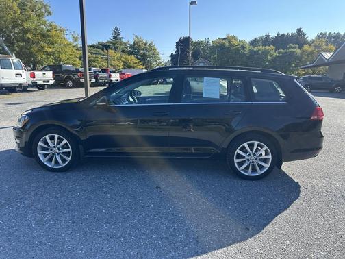2016 Volkswagen Golf SportWagen TSI SE 4-Door