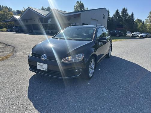 2016 Volkswagen Golf SportWagen TSI SE 4-Door