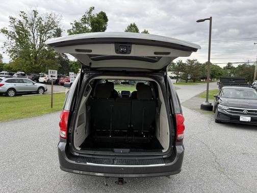 Granite Crystal Metallic Clearcoat 2016 Dodge Grand Caravan SXT