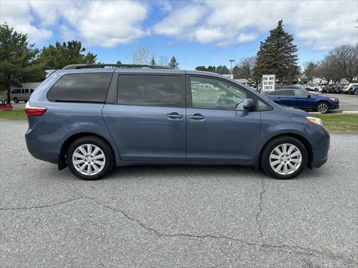 2017 Toyota Sienna LE