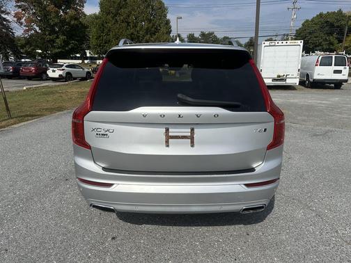 2019 Volvo XC90 T6 Momentum