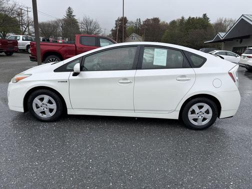 White 2011 Toyota Prius III