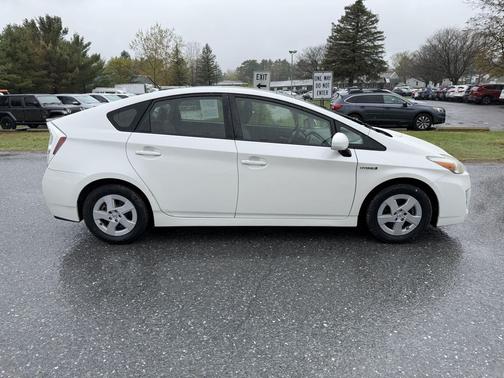 White 2011 Toyota Prius III