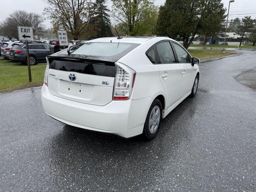 White 2011 Toyota Prius III