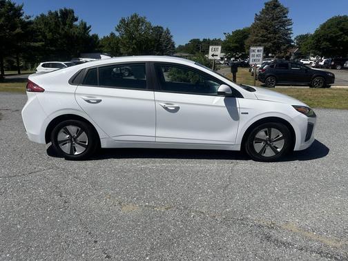 2020 Hyundai IONIQ Hybrid Blue