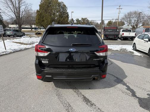 Crystal Black Silica 2020 Subaru Forester Premium