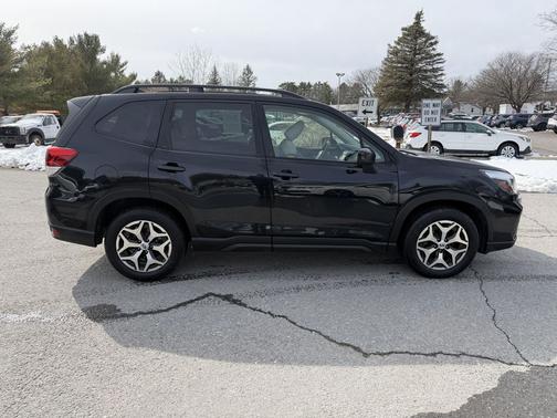 Crystal Black Silica 2020 Subaru Forester Premium