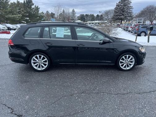 2017 Volkswagen Golf SportWagen TSI SE