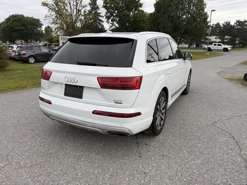 White 2018 Audi Q7 3.0T Premium Plus