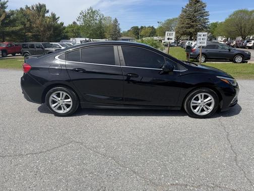 Mosaic Black Metallic 2016 Chevrolet Cruze LT Auto