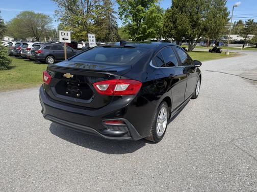 Mosaic Black Metallic 2016 Chevrolet Cruze LT Auto