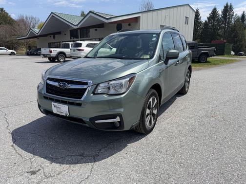 Jasmine Green Metallic 2018 Subaru Forester 2.5i Premium