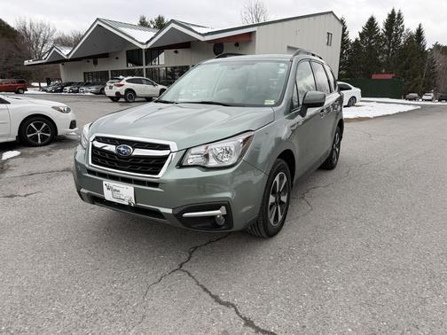 Jasmine Green Metallic 2018 Subaru Forester 2.5i Premium