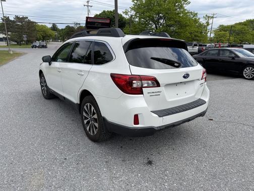 Crystal White Pearl 2016 Subaru Outback 2.5i Limited