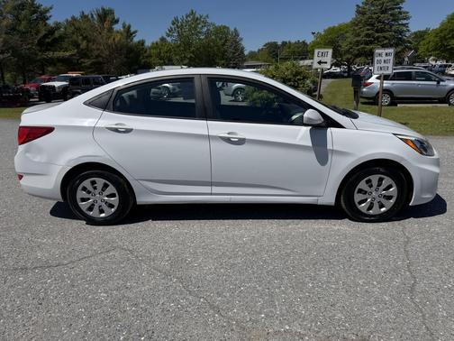 Chalk White 2017 Hyundai Accent SE