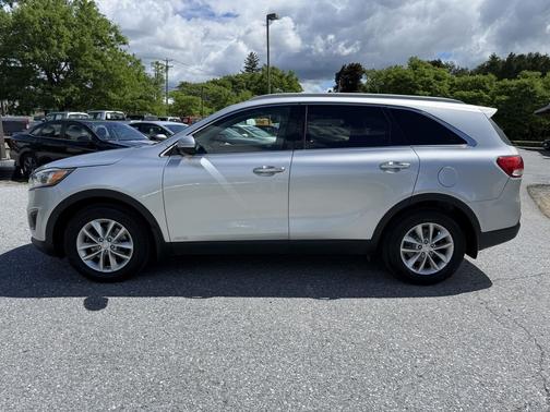 Sparkling Silver 2016 Kia Sorento LX