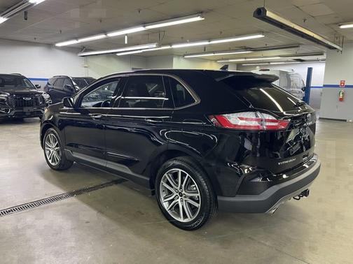 AGATE BLACK METALLIC 2023 Ford Edge TITANIUM