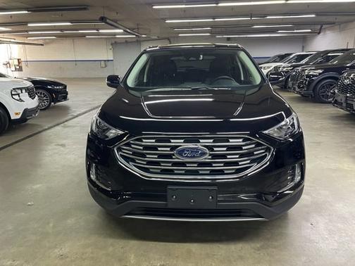 AGATE BLACK METALLIC 2023 Ford Edge TITANIUM