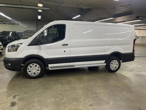 2023 Ford Transit-250 