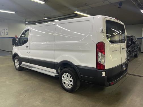 2023 Ford Transit-250 