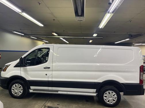 2023 Ford Transit-250 